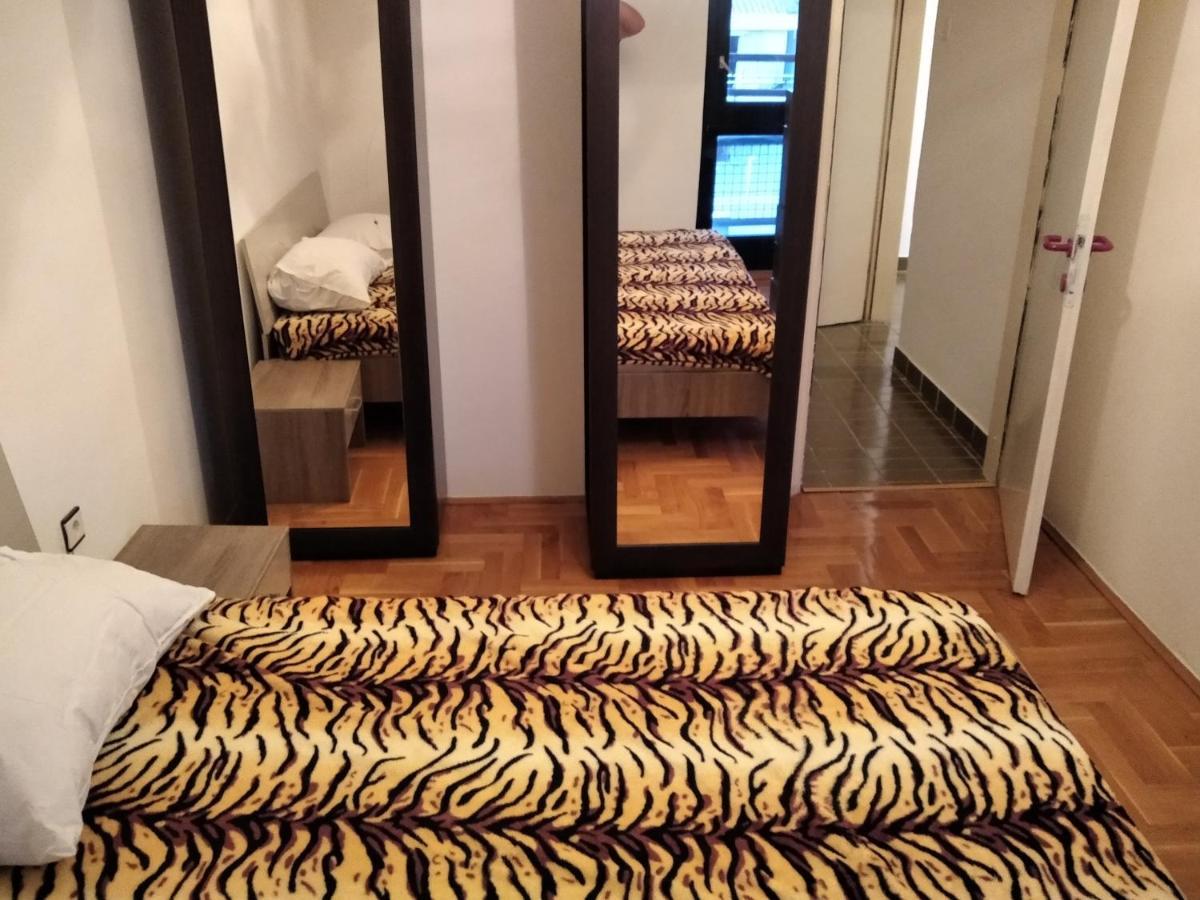 Apartamento Apartman Senka 2 Podgorica Exterior foto