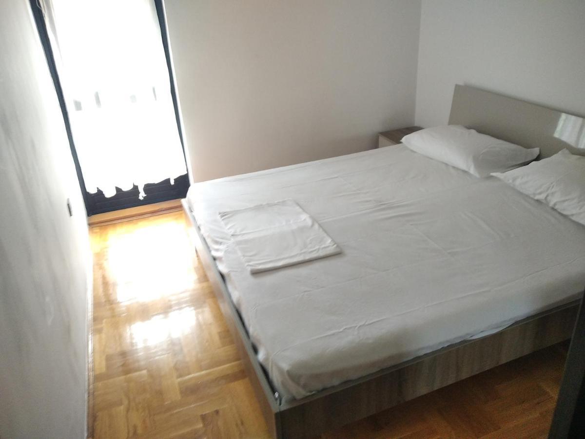 Apartamento Apartman Senka 2 Podgorica Exterior foto
