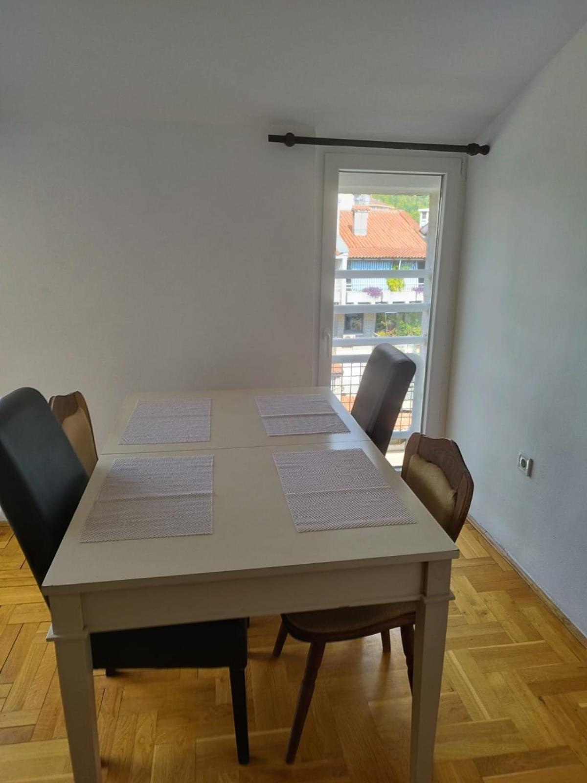Apartamento Apartman Senka 2 Podgorica Exterior foto
